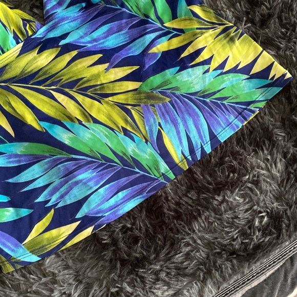 Islander tropical palm leaves print navy swim top - Picture 4 of 17